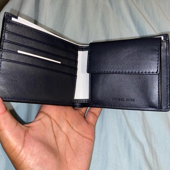 Michael Kors Wallet - Picture 2 of 4